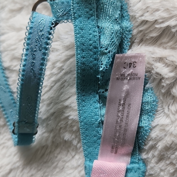 Victoria's Secret Light Blue Lace Bra - Picture 14 of 15
